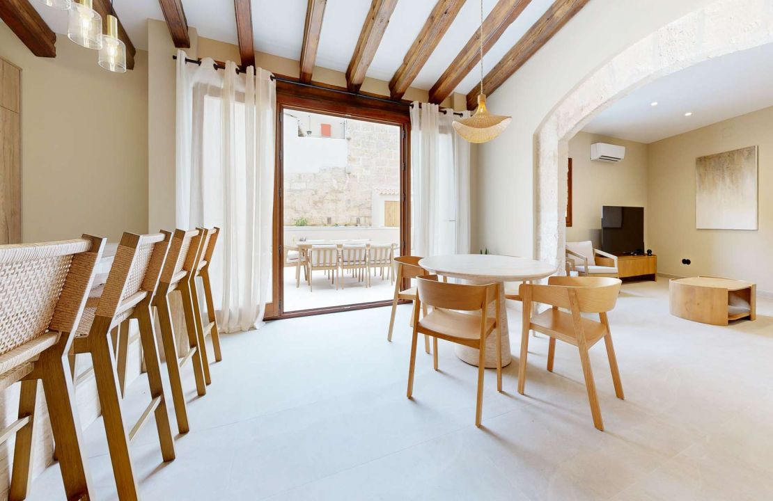 Historisches Stadthaus in Muro – Vollständig renoviert mit Pool